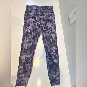 Lululemon’s Align leggings size 6